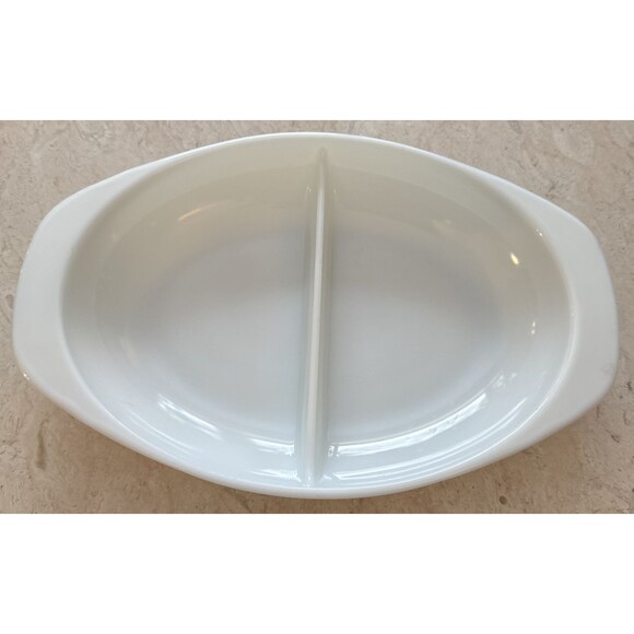 Vintage Pyrex 1063 Divided Milk Glass Dish 1.5 Qt. White - Picture 1 of 4